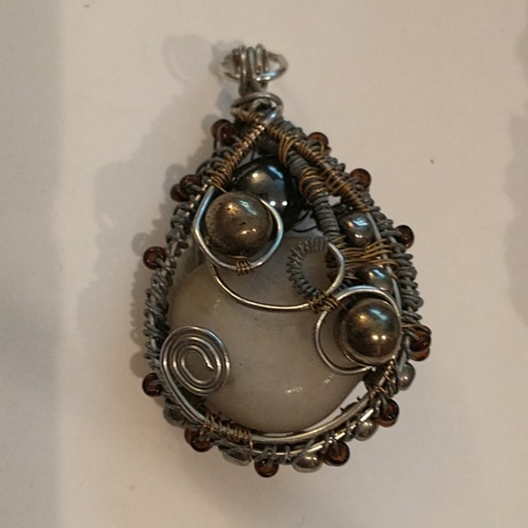 🇨🇦Beautiful Moonstone Steampunk Pendant - Picture 2 of 4
